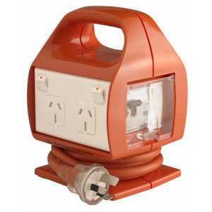 POWR CENTRE 10A 4 WAY & RCBO & 2X 2.4A USB IP33 ORA 1.8M