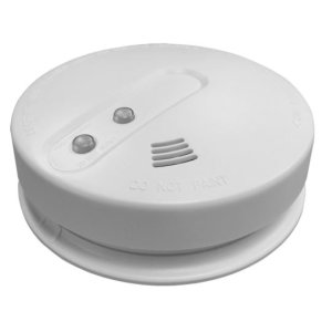 SMOKE ALARM 230V HARDWIRED W/ 9V DC ALKALINE BATTERY BACKUP
