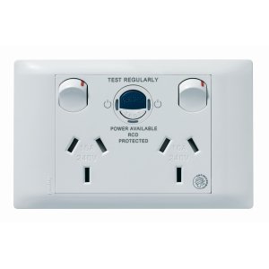 (I) POWERPOINT E-COM 10A DBL EL 30MA C/RES A/MIC RCD ENG WHT