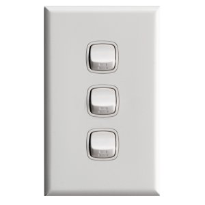 SWITCH VERT ROCKER 3G 2 WAY 10A 240VAC WHT XL770/3WE