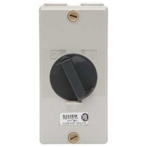 MAIN SWITCH ENCLOSED 32A 3P IP66 GRY S332EM PDL