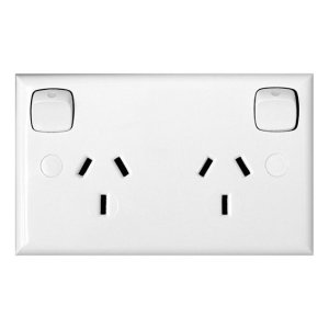 (I) POWERPOINT 2G 10A 240VAC & SAFETY WHT 777SWE