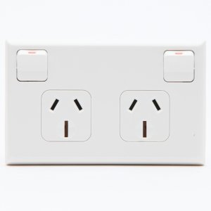 SOCKET SW 2G 15A WHITE 695/15 PDL